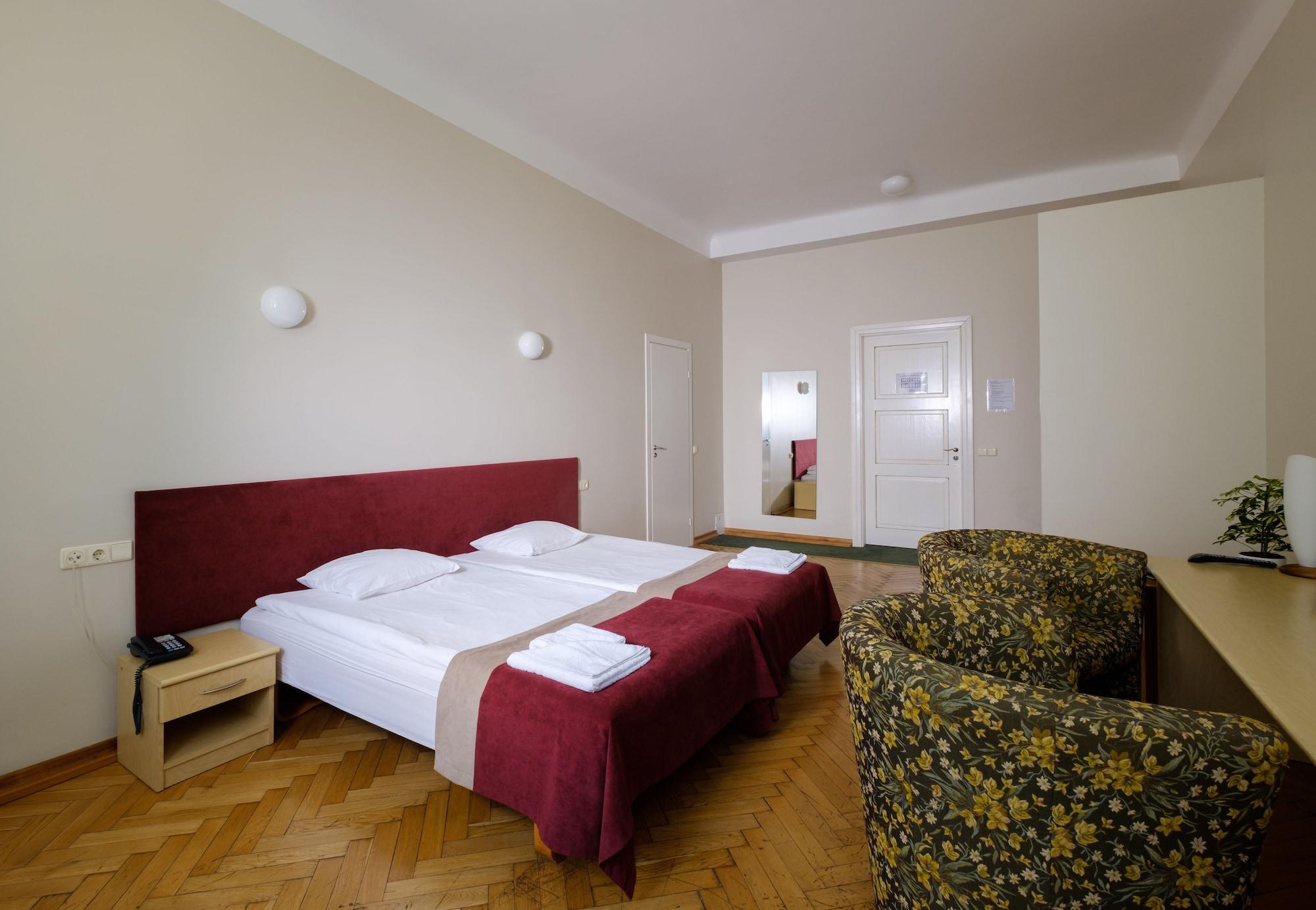 Hotel Metropolis Kaunas Bagian luar foto